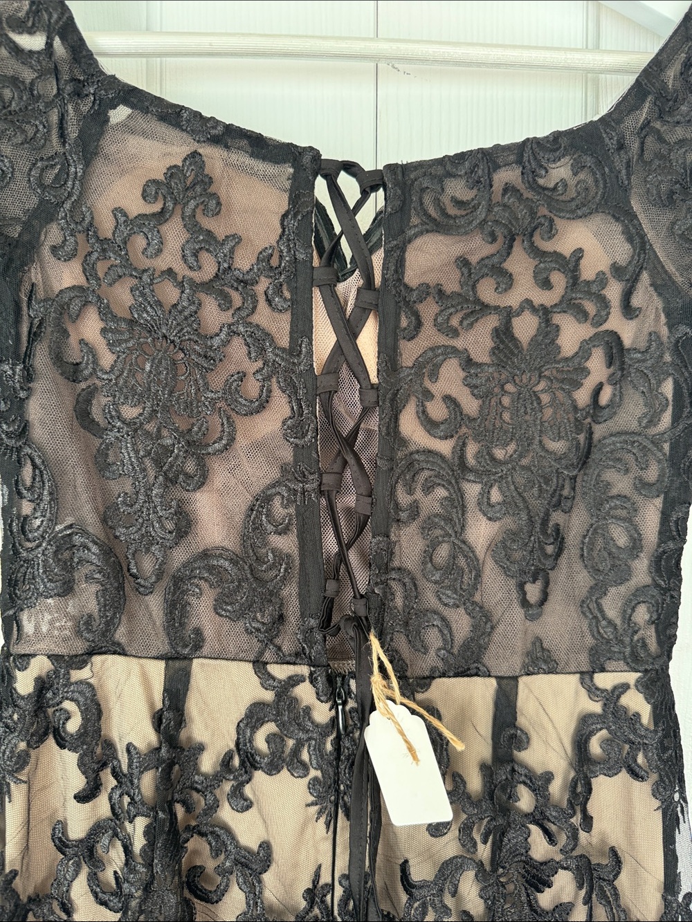 Elegant Black Lace Evening Gown Size XS - Picture 6 of 7
